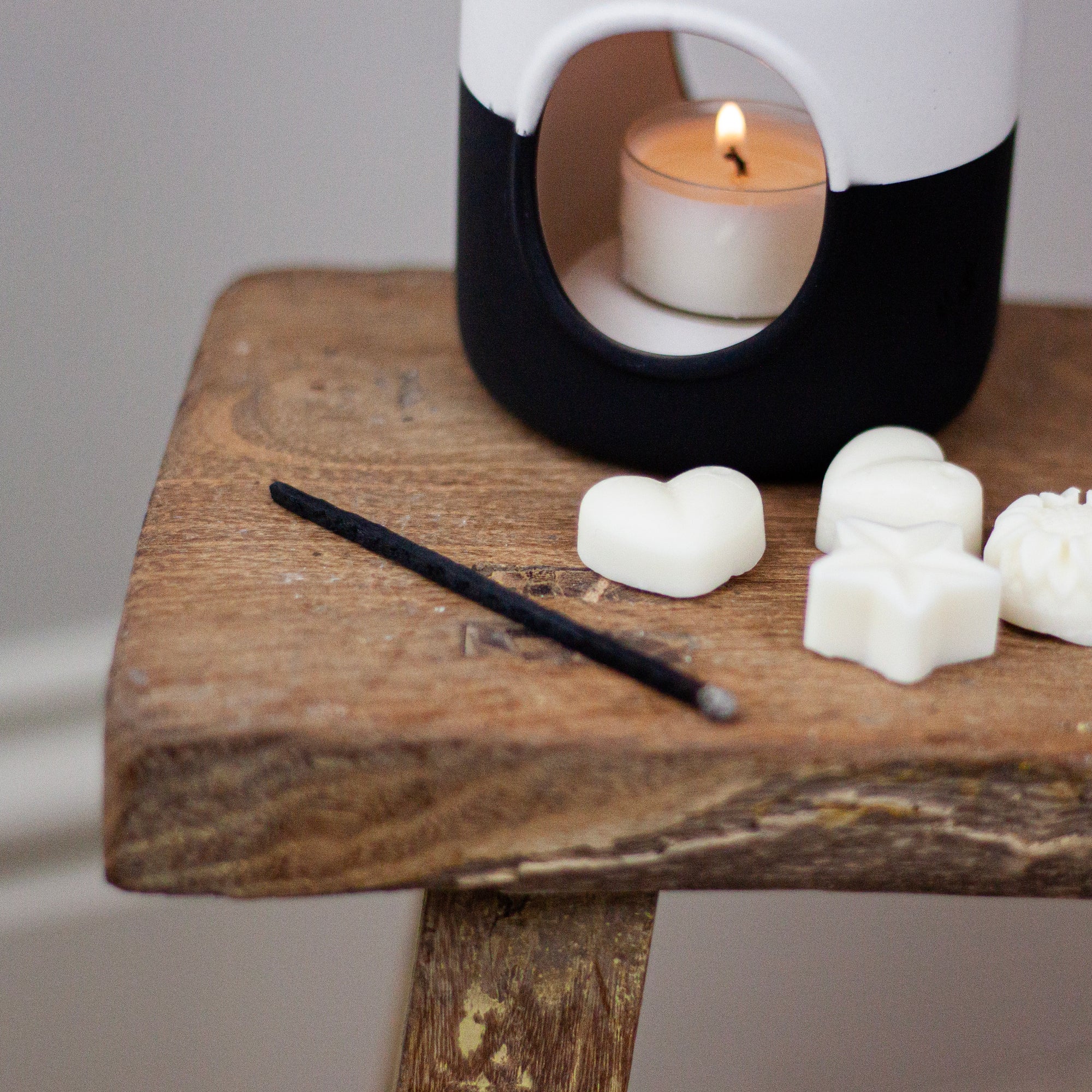 Sandalwood &amp; Oud Wax Melts